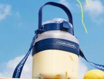 摩飞便携榨汁机